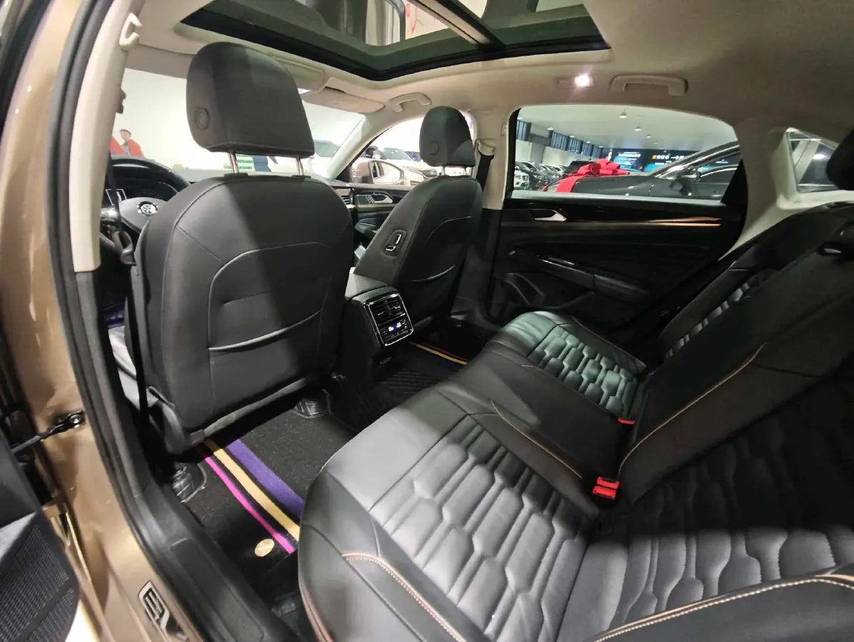 2019 Skoda Kodiak 2.0T 186HP L4 7DCT,autocango,china used car exporter,china ev exporter,chinese used car exporter,chinese used ev exporter