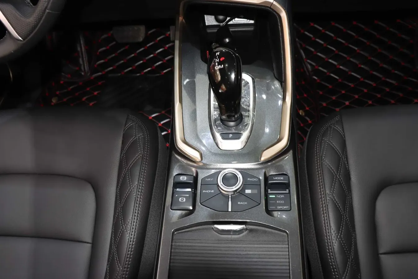 2020 Haval H6 1.5T 169HP L4 7DCT,autocango,china used car exporter,china ev exporter,chinese used car exporter,chinese used ev exporter