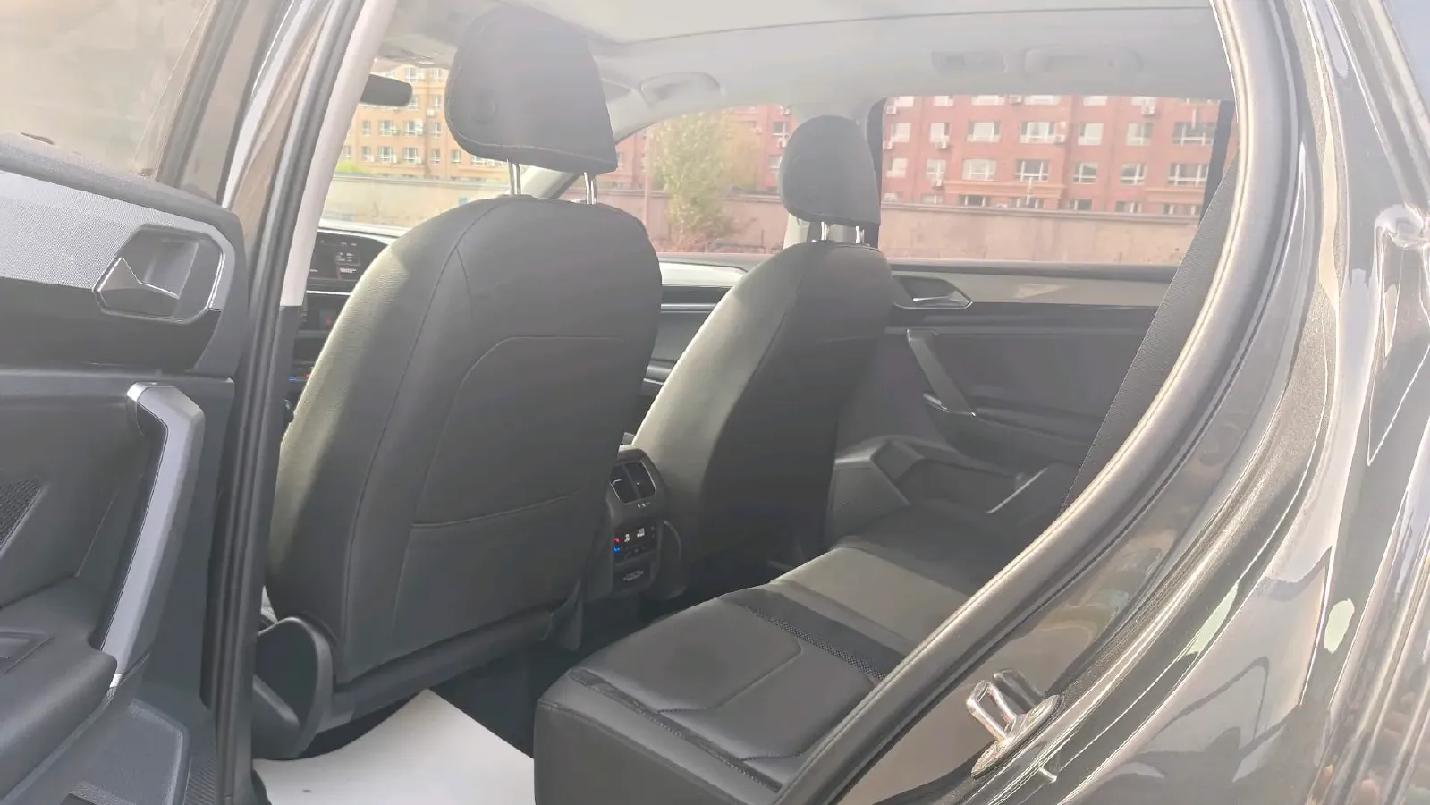 2021 Volkswagen Tayron 2.0T 186HP L4 7DCT,autocango,china used car exporter,china ev exporter,chinese used car exporter,chinese used ev exporter