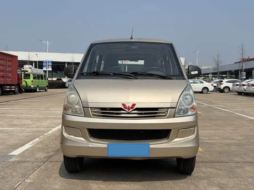 2019 WuLing RongGuang 1.2L 82HP L4 5MT,autocango,china used car exporter,china ev exporter,chinese used car exporter,chinese used ev exporter