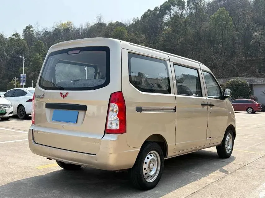 2019 WuLing RongGuang 1.2L 82HP L4 5MT,autocango,china used car exporter,china ev exporter,chinese used car exporter,chinese used ev exporter