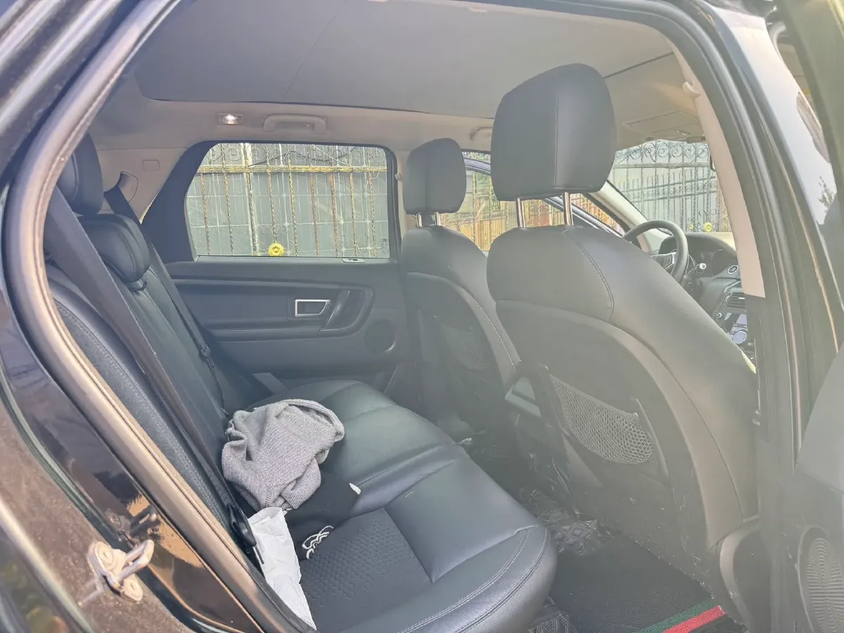 2018 Land Rover Discovery Sport 2.0T 200HP L4 9AT,autocango,china used car exporter,china ev exporter,chinese used car exporter,chinese used ev exporter