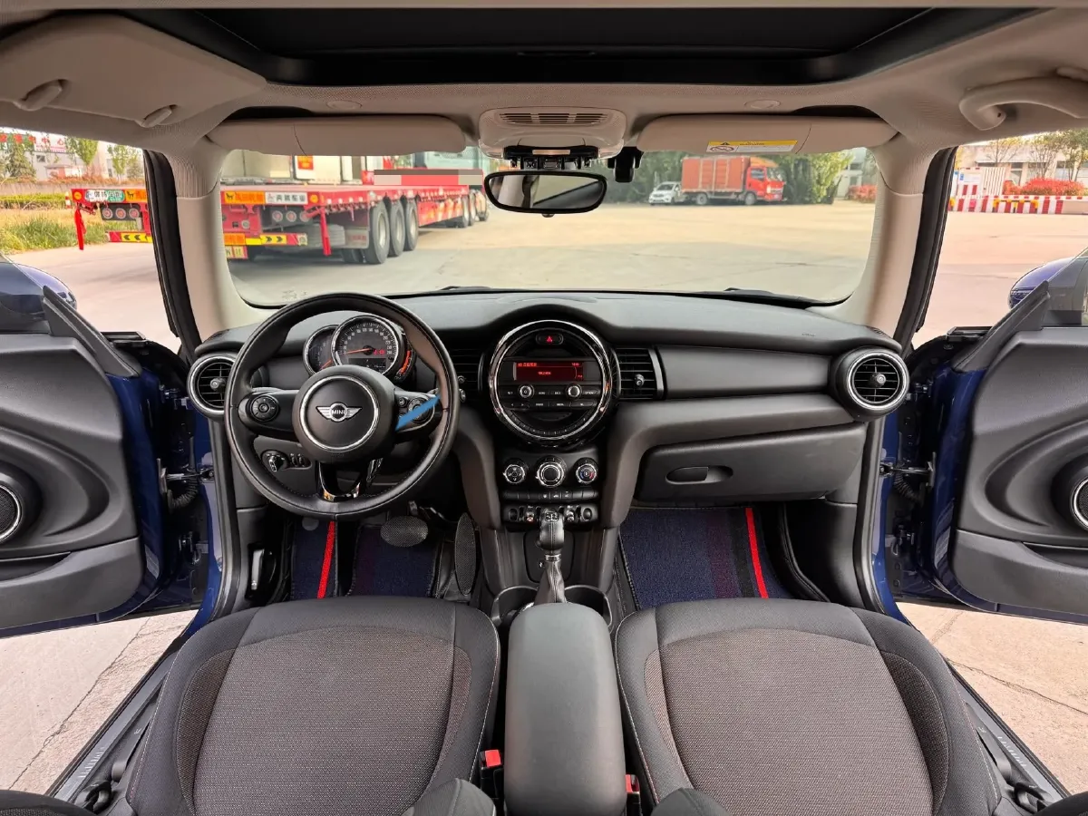 2016 MINI MINI 1.2T 102HP L3 6AT,autocango,china used car exporter,china ev exporter,chinese used car exporter,chinese used ev exporter