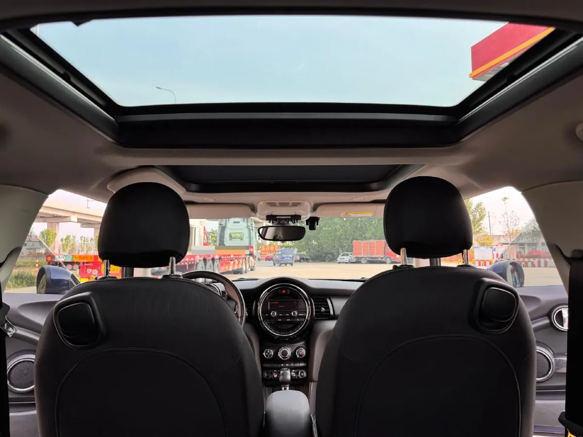 2016 MINI MINI 1.2T 102HP L3 6AT,autocango,china used car exporter,china ev exporter,chinese used car exporter,chinese used ev exporter