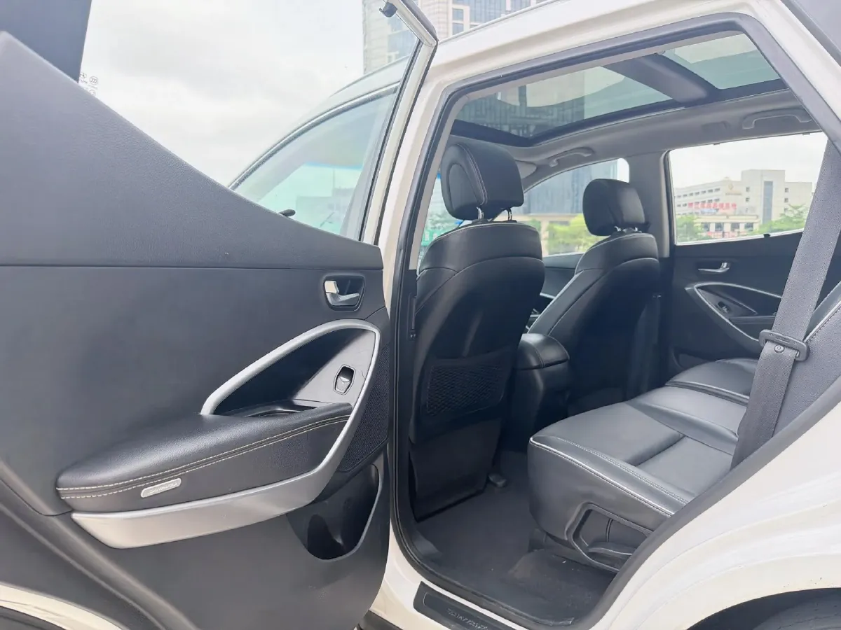 2017 Hyundai Santafe 2.0T 245HP L4 6AT,autocango,china used car exporter,china ev exporter,chinese used car exporter,chinese used ev exporter