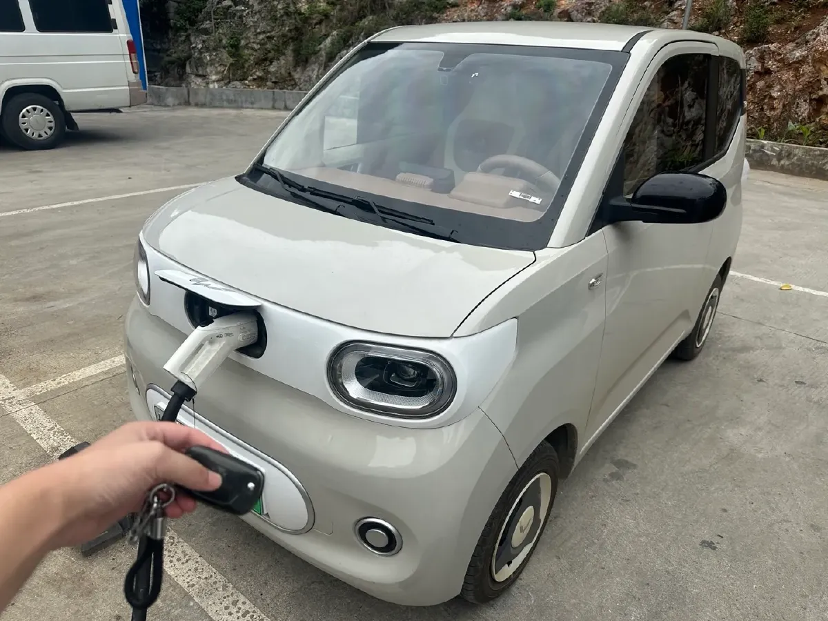 2024 WuLing HongGuang MINI EV BEV 17.3KWH,autocango,china used car exporter,china ev exporter,chinese used car exporter,chinese used ev exporter