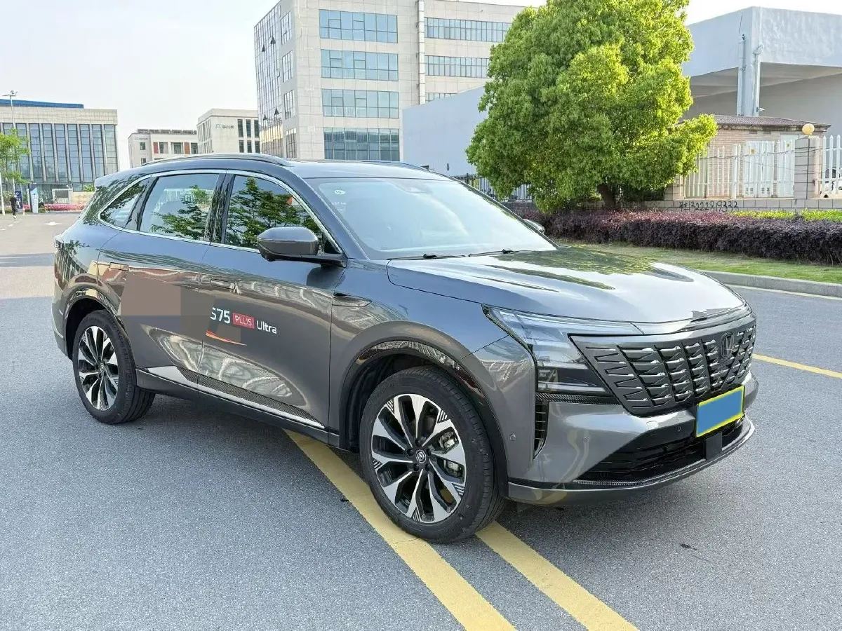 2025 ChangAn CS75 Plus 2.0T 233HP L4 8AT,autocango,china used car exporter,china ev exporter,chinese used car exporter,chinese used ev exporter