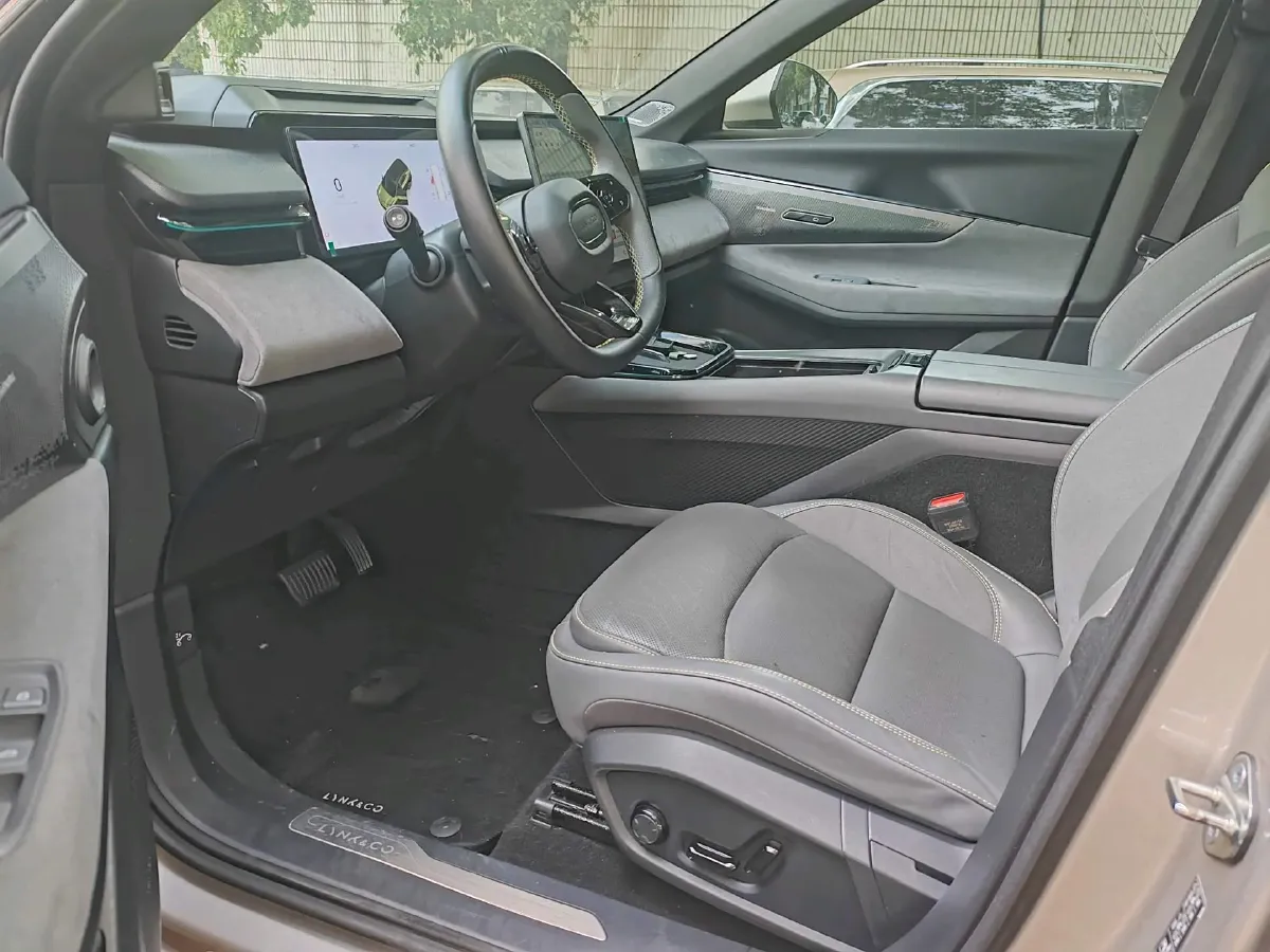 2023 LYNK&CO 08 EM-P 1.5T 163HP L4 3DHT PHEV 21.2KWH,autocango,china used car exporter,china ev exporter,chinese used car exporter,chinese used ev exporter