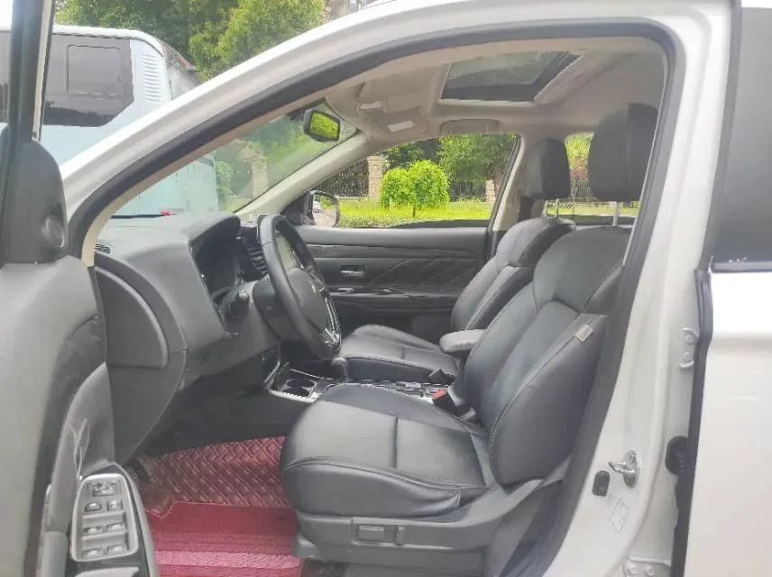2019 Mitsubishi Outlander 2.0L 166HP L4 CVT,autocango,china used car exporter,china ev exporter,chinese used car exporter,chinese used ev exporter