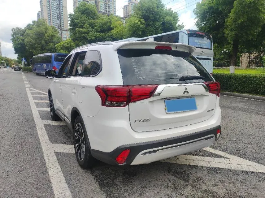 2019 Mitsubishi Outlander 2.0L 166HP L4 CVT,autocango,china used car exporter,china ev exporter,chinese used car exporter,chinese used ev exporter