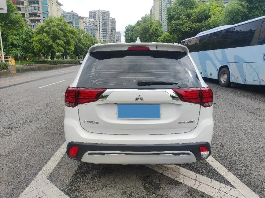 2019 Mitsubishi Outlander 2.0L 166HP L4 CVT,autocango,china used car exporter,china ev exporter,chinese used car exporter,chinese used ev exporter