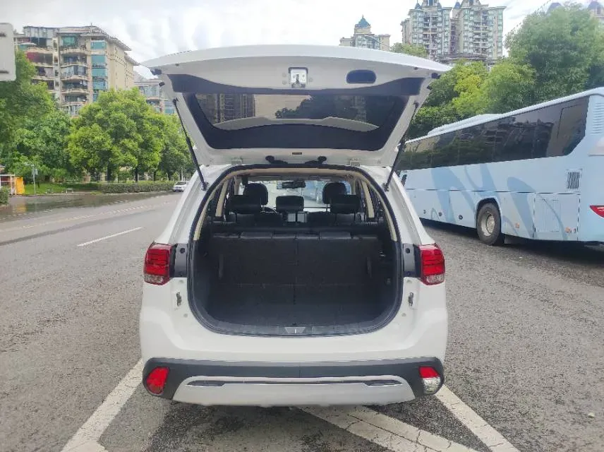 2019 Mitsubishi Outlander 2.0L 166HP L4 CVT,autocango,china used car exporter,china ev exporter,chinese used car exporter,chinese used ev exporter
