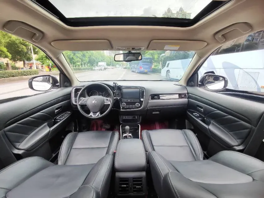 2019 Mitsubishi Outlander 2.0L 166HP L4 CVT,autocango,china used car exporter,china ev exporter,chinese used car exporter,chinese used ev exporter