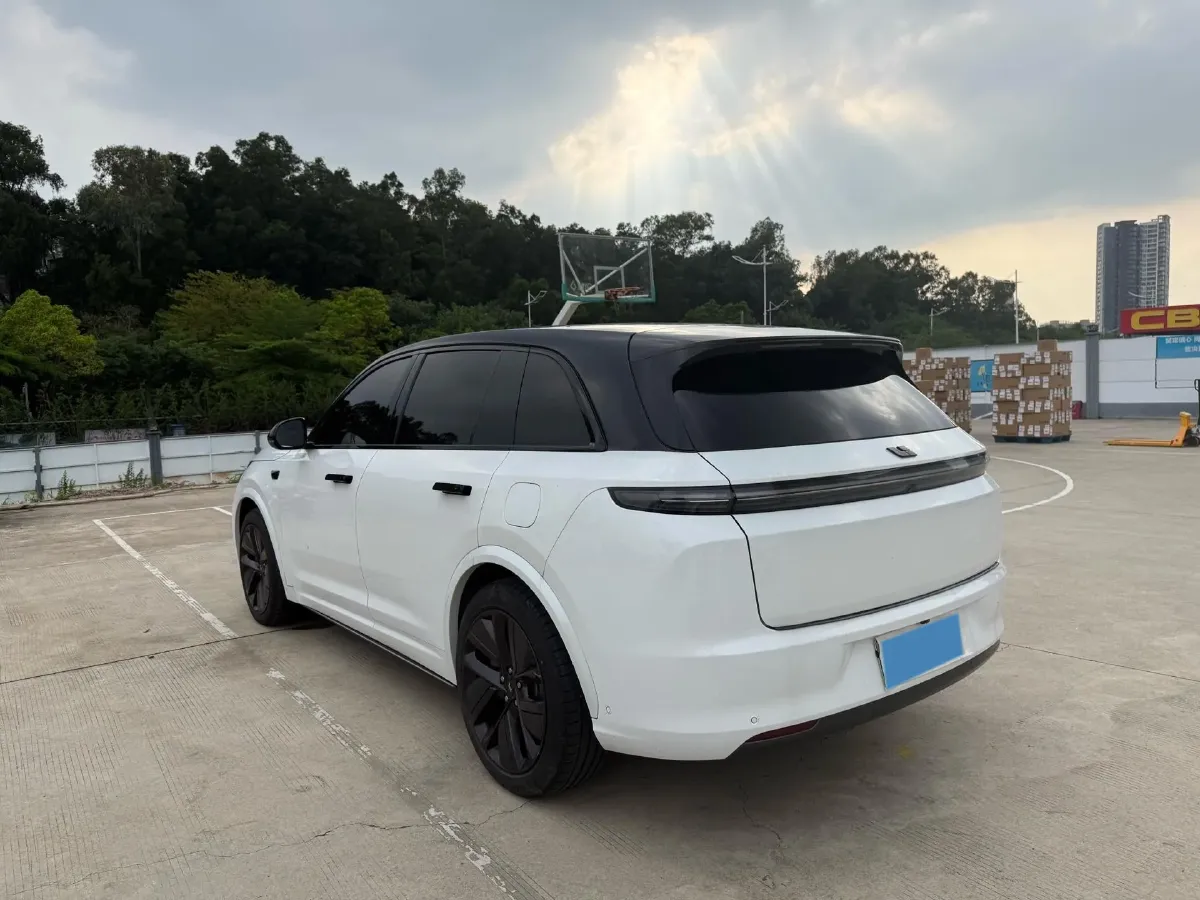 2023 Li L7 Range Extended 154HP REEV 40.9KWH,autocango,china used car exporter,china ev exporter,chinese used car exporter,chinese used ev exporter