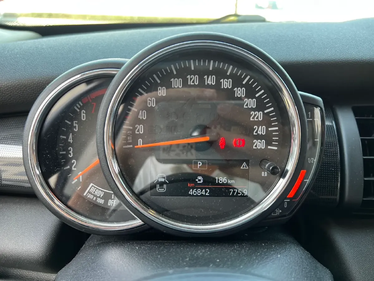 2019 MINI MINI 1.5T 136HP L3 7DCT,autocango,china used car exporter,china ev exporter,chinese used car exporter,chinese used ev exporter