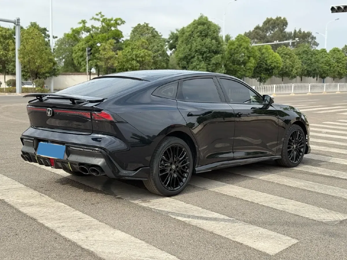 2022 ChangAn UNI-V 1.5T 188HP L4 7DCT,autocango,china used car exporter,china ev exporter,chinese used car exporter,chinese used ev exporter