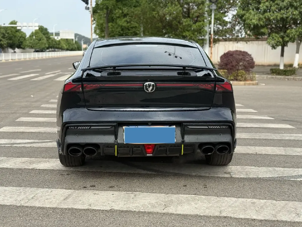 2022 ChangAn UNI-V 1.5T 188HP L4 7DCT,autocango,china used car exporter,china ev exporter,chinese used car exporter,chinese used ev exporter