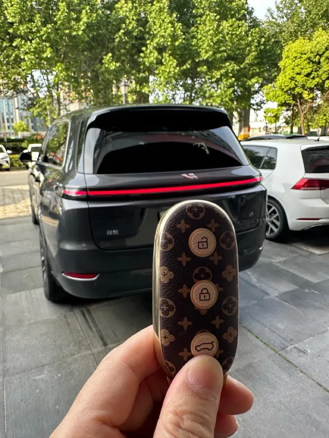 2023 Li L9 Range Extended 154HP REEV 42.6KWH,autocango,china used car exporter,china ev exporter,chinese used car exporter,chinese used ev exporter