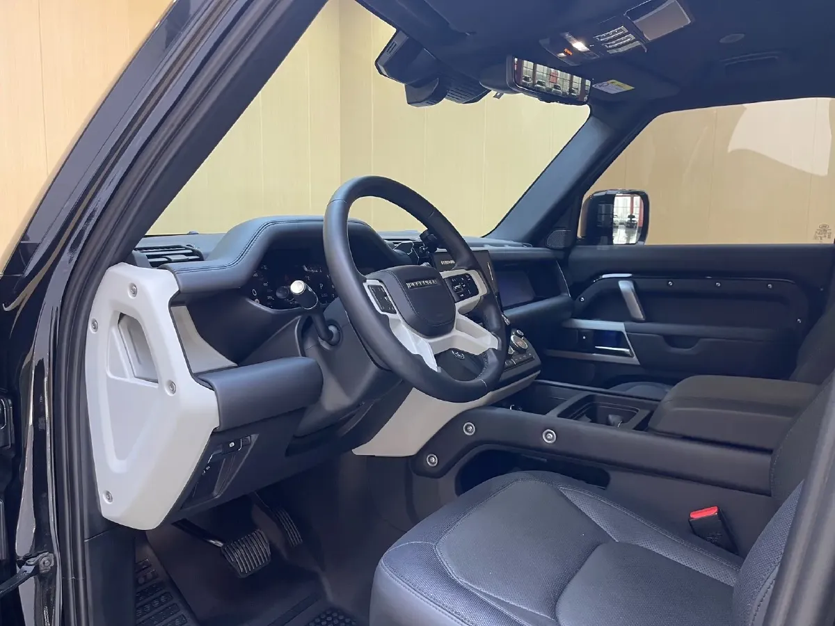 2024 Land Rover Defender 3.0T 400HP L6 8AT,autocango,china used car exporter,china ev exporter,chinese used car exporter,chinese used ev exporter