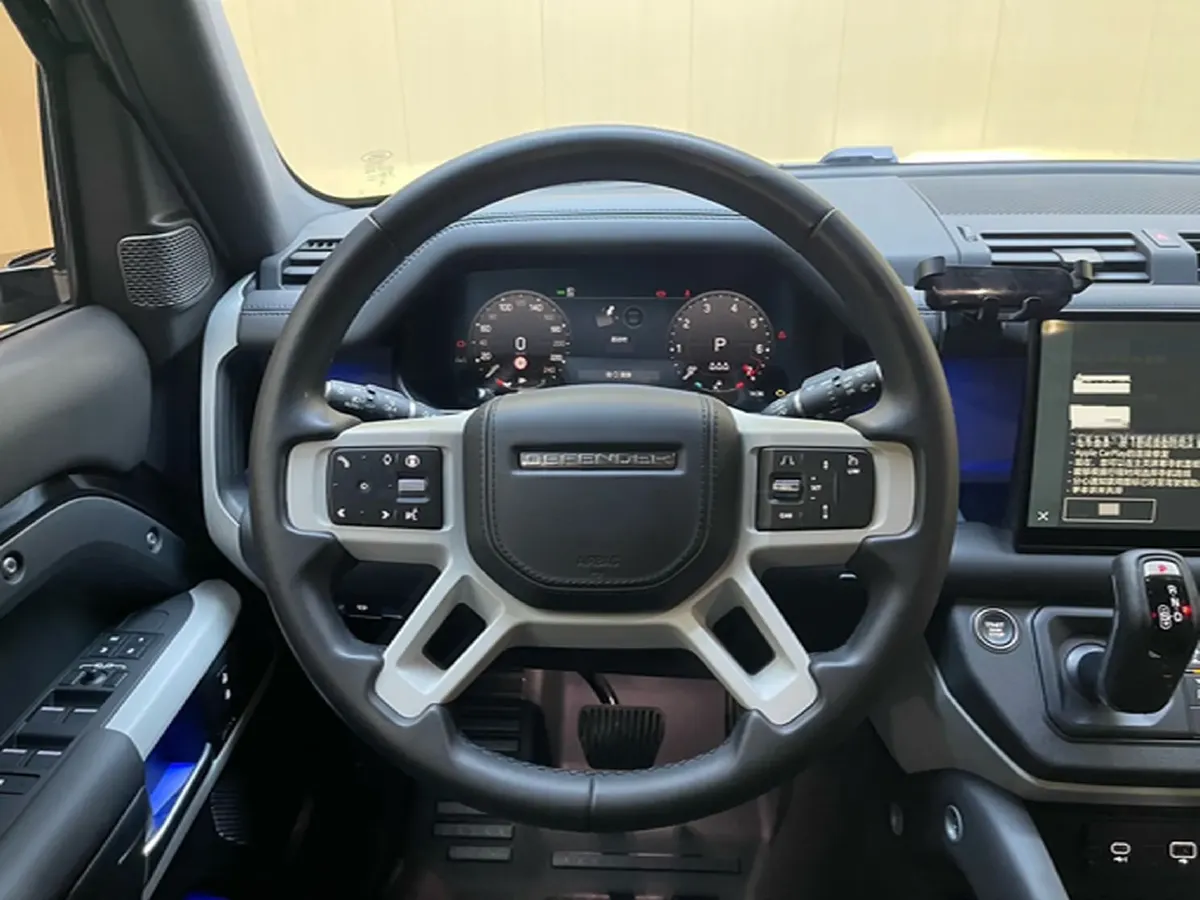 2024 Land Rover Defender 3.0T 400HP L6 8AT,autocango,china used car exporter,china ev exporter,chinese used car exporter,chinese used ev exporter