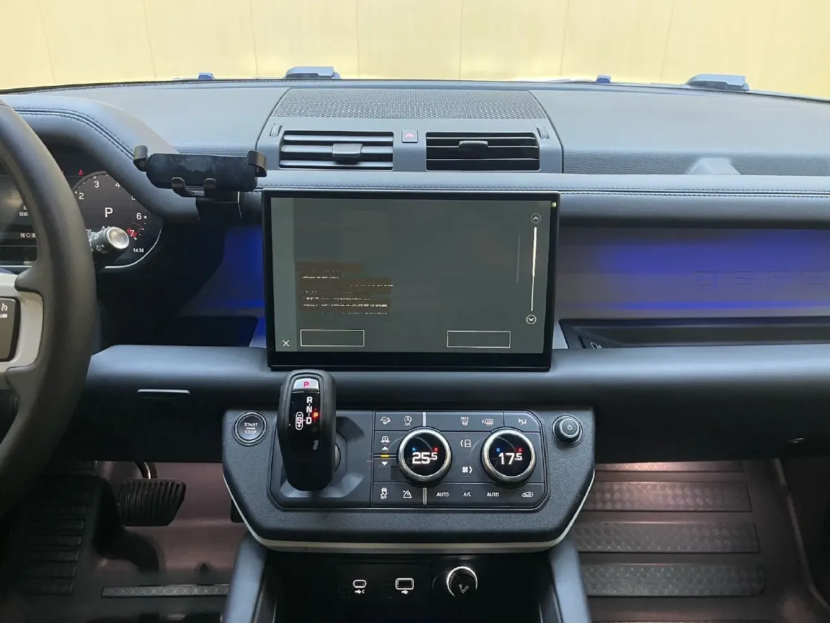 2024 Land Rover Defender 3.0T 400HP L6 8AT,autocango,china used car exporter,china ev exporter,chinese used car exporter,chinese used ev exporter