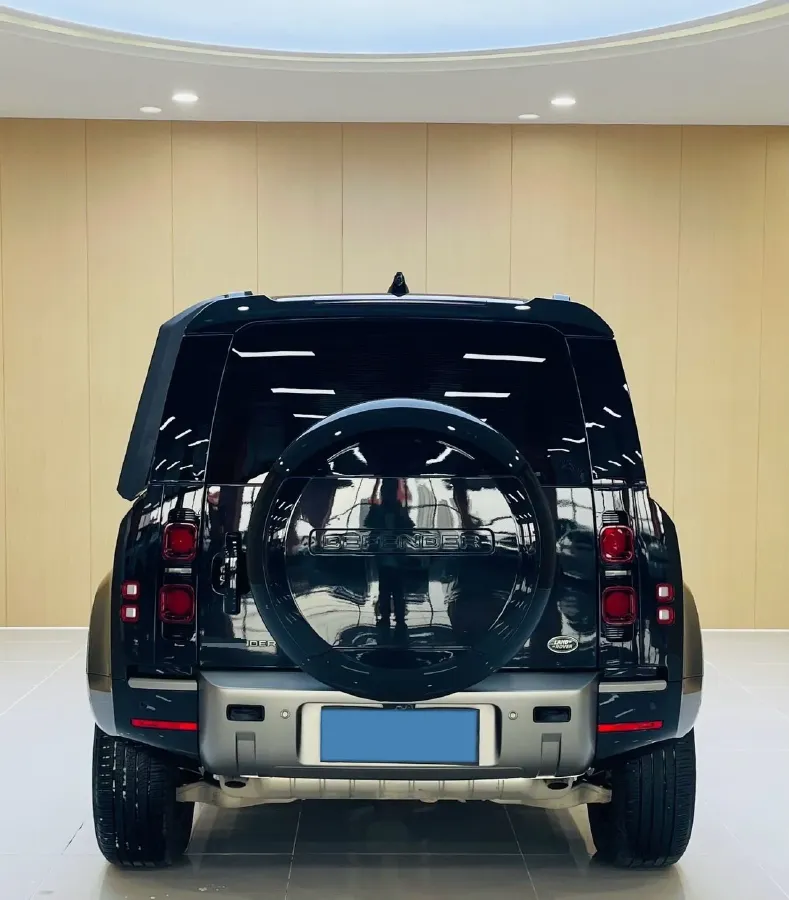 2024 Land Rover Defender 3.0T 400HP L6 8AT,autocango,china used car exporter,china ev exporter,chinese used car exporter,chinese used ev exporter