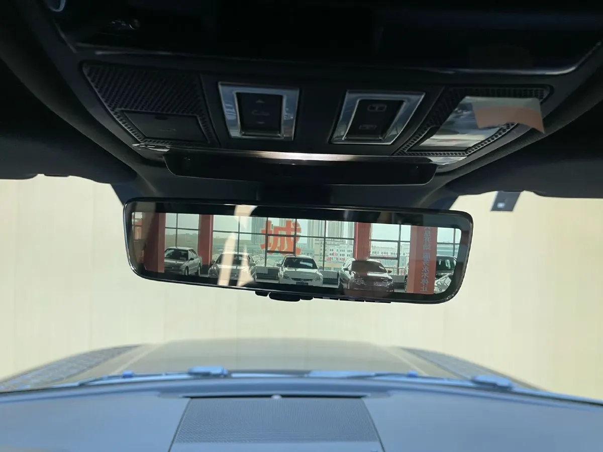 2024 Land Rover Defender 3.0T 400HP L6 8AT,autocango,china used car exporter,china ev exporter,chinese used car exporter,chinese used ev exporter