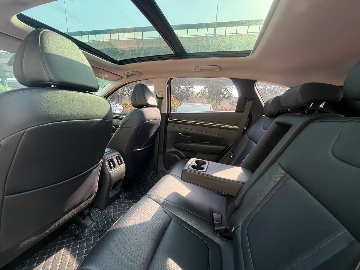 2021 Hyundai Tucson 1.5T 200HP L4 7DCT,autocango,china used car exporter,china ev exporter,chinese used car exporter,chinese used ev exporter