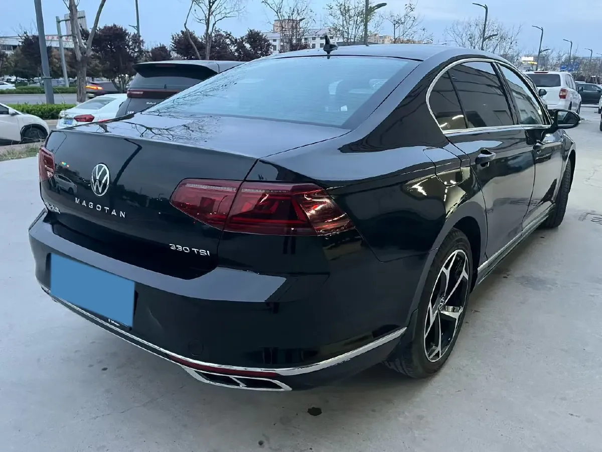 2025 Volkswagen Magotan 2.0T 186HP L4 7DCT,autocango,china used car exporter,china ev exporter,chinese used car exporter,chinese used ev exporter