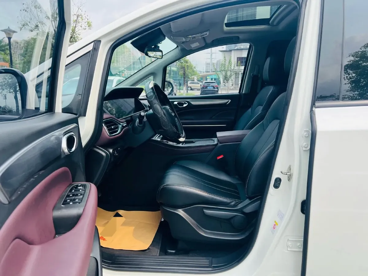 2021 GAC Trumpchi M6 1.5T 169HP L4 7DCT,autocango,china used car exporter,china ev exporter,chinese used car exporter,chinese used ev exporter