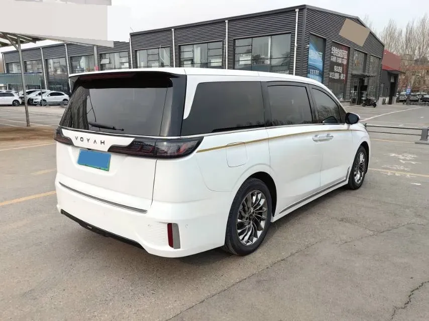 2022 Voyah Dream 1.5T 136HP L4 PHEV 25.57KWH,autocango,china used car exporter,china ev exporter,chinese used car exporter,chinese used ev exporter