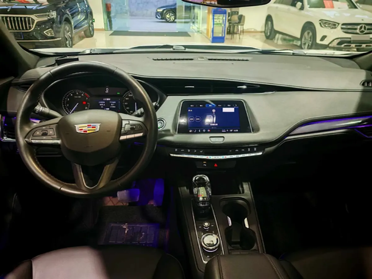 2022 Cadillac XT4 2.0T 237HP L4 9AT,autocango,china used car exporter,china ev exporter,chinese used car exporter,chinese used ev exporter