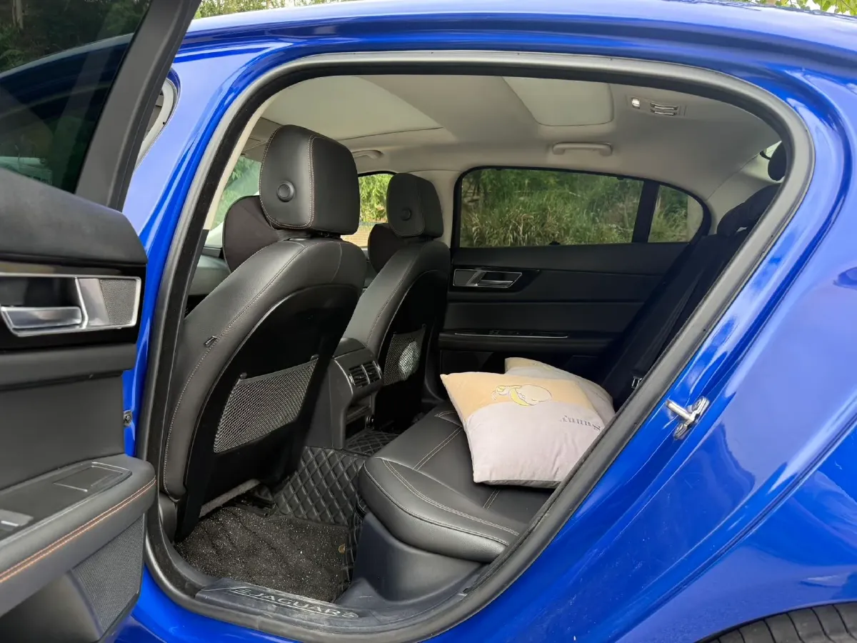 2019 Land Rover Discovery Sport 2.0T 200HP L4 9AT,autocango,china used car exporter,china ev exporter,chinese used car exporter,chinese used ev exporter