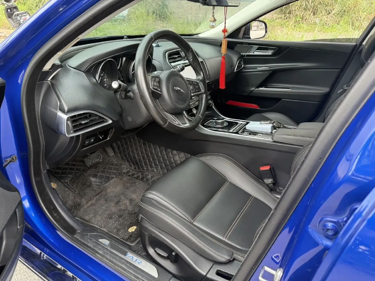 2019 Land Rover Discovery Sport 2.0T 200HP L4 9AT,autocango,china used car exporter,china ev exporter,chinese used car exporter,chinese used ev exporter