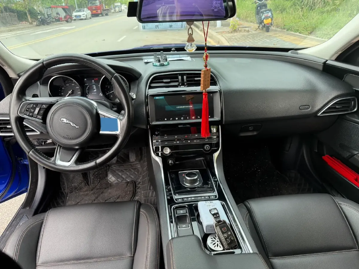 2019 Land Rover Discovery Sport 2.0T 200HP L4 9AT,autocango,china used car exporter,china ev exporter,chinese used car exporter,chinese used ev exporter