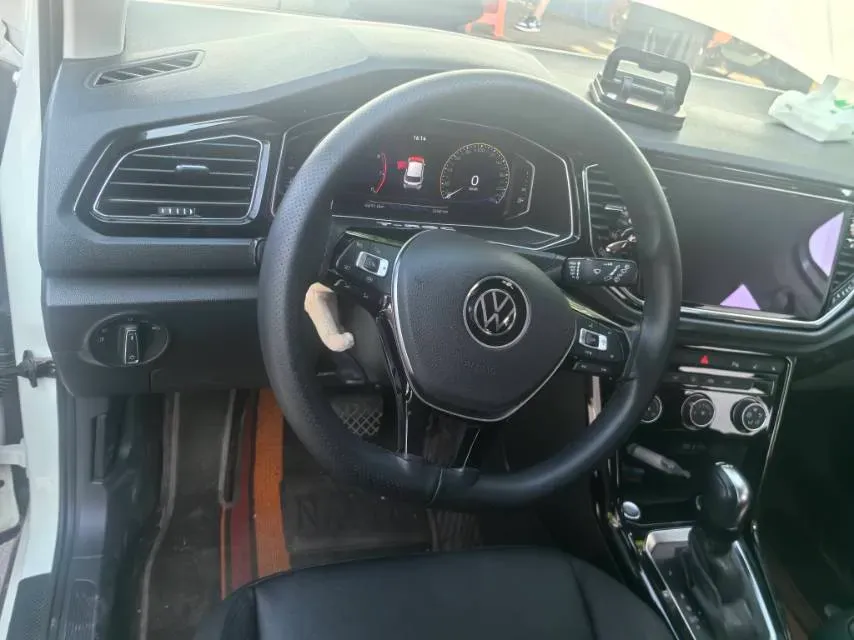2021 Volkswagen T-Roc 1.4T 150HP L4 7DCT,autocango,china used car exporter,china ev exporter,chinese used car exporter,chinese used ev exporter