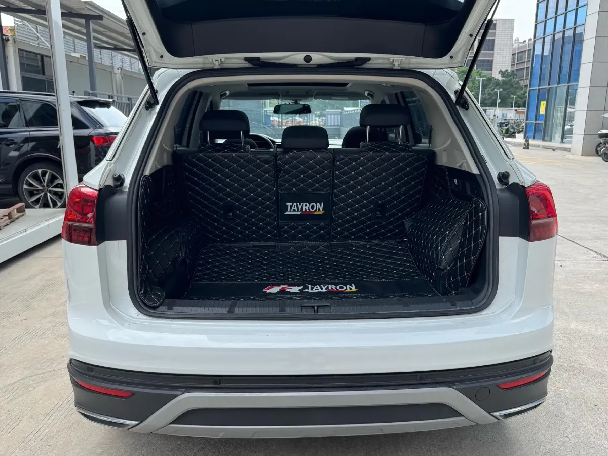 2019 MINI CLUBMAN 1.5T 102HP L3 6AT,autocango,china used car exporter,china ev exporter,chinese used car exporter,chinese used ev exporter