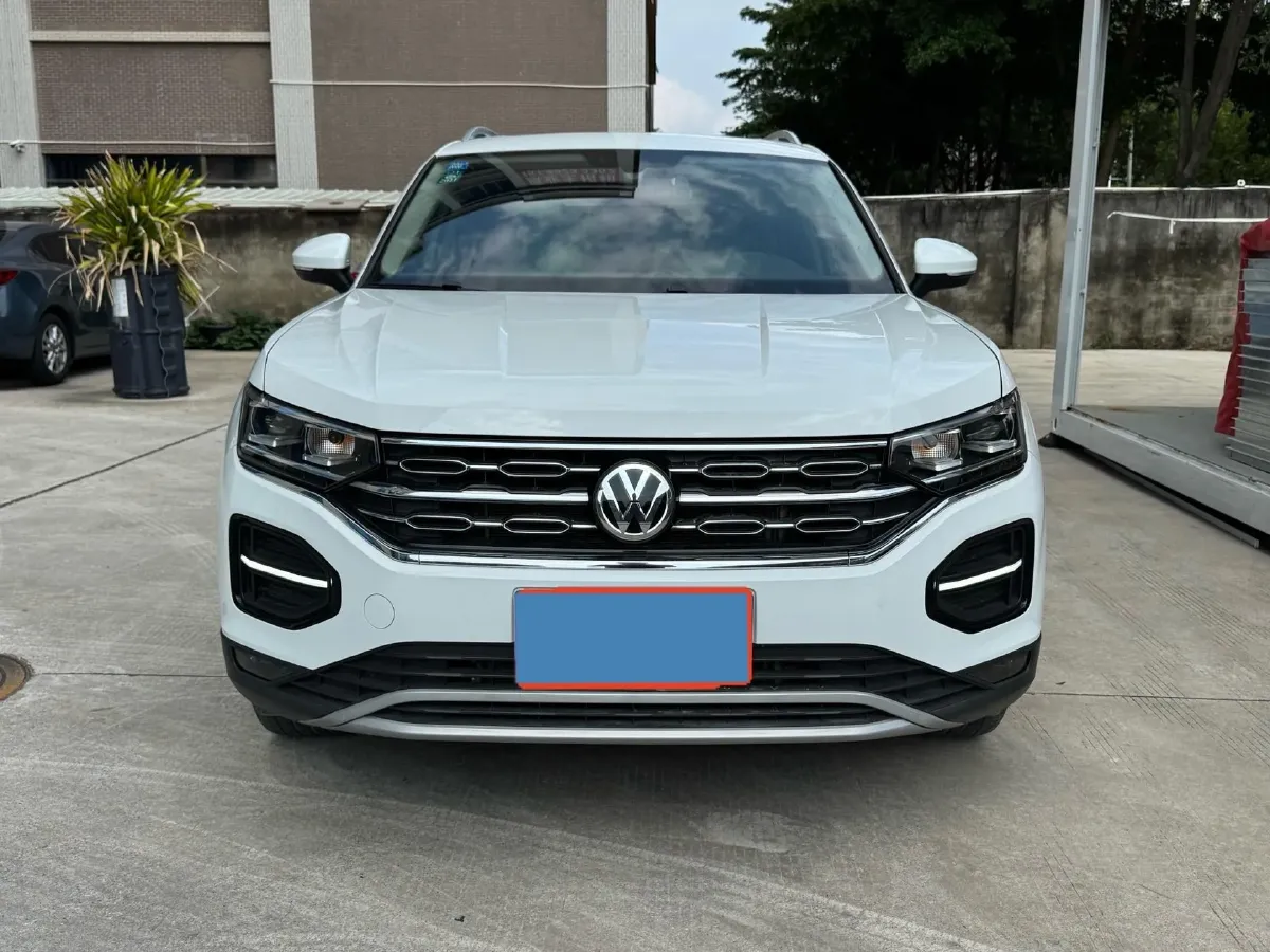 2019 MINI CLUBMAN 1.5T 102HP L3 6AT,autocango,china used car exporter,china ev exporter,chinese used car exporter,chinese used ev exporter