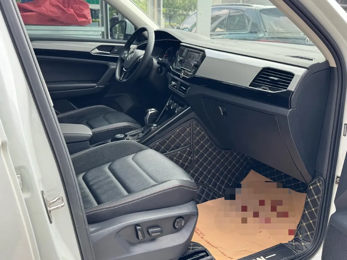 2019 MINI CLUBMAN 1.5T 102HP L3 6AT,autocango,china used car exporter,china ev exporter,chinese used car exporter,chinese used ev exporter