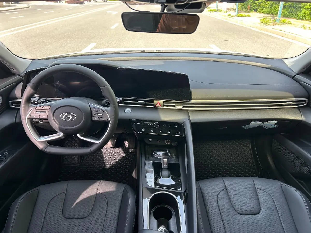 2021 Hyundai Elantra 1.5L 115HP L4 CVT,autocango,china used car exporter,china ev exporter,chinese used car exporter,chinese used ev exporter