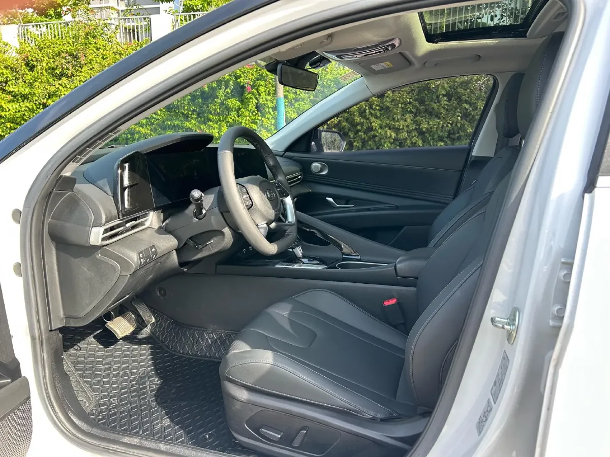 2021 Hyundai Elantra 1.5L 115HP L4 CVT,autocango,china used car exporter,china ev exporter,chinese used car exporter,chinese used ev exporter