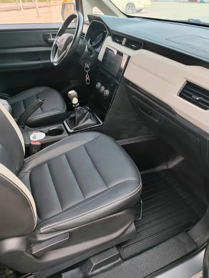 2021 WuLing ZhengChen 1.5T 147HP L4 6MT,autocango,china used car exporter,china ev exporter,chinese used car exporter,chinese used ev exporter