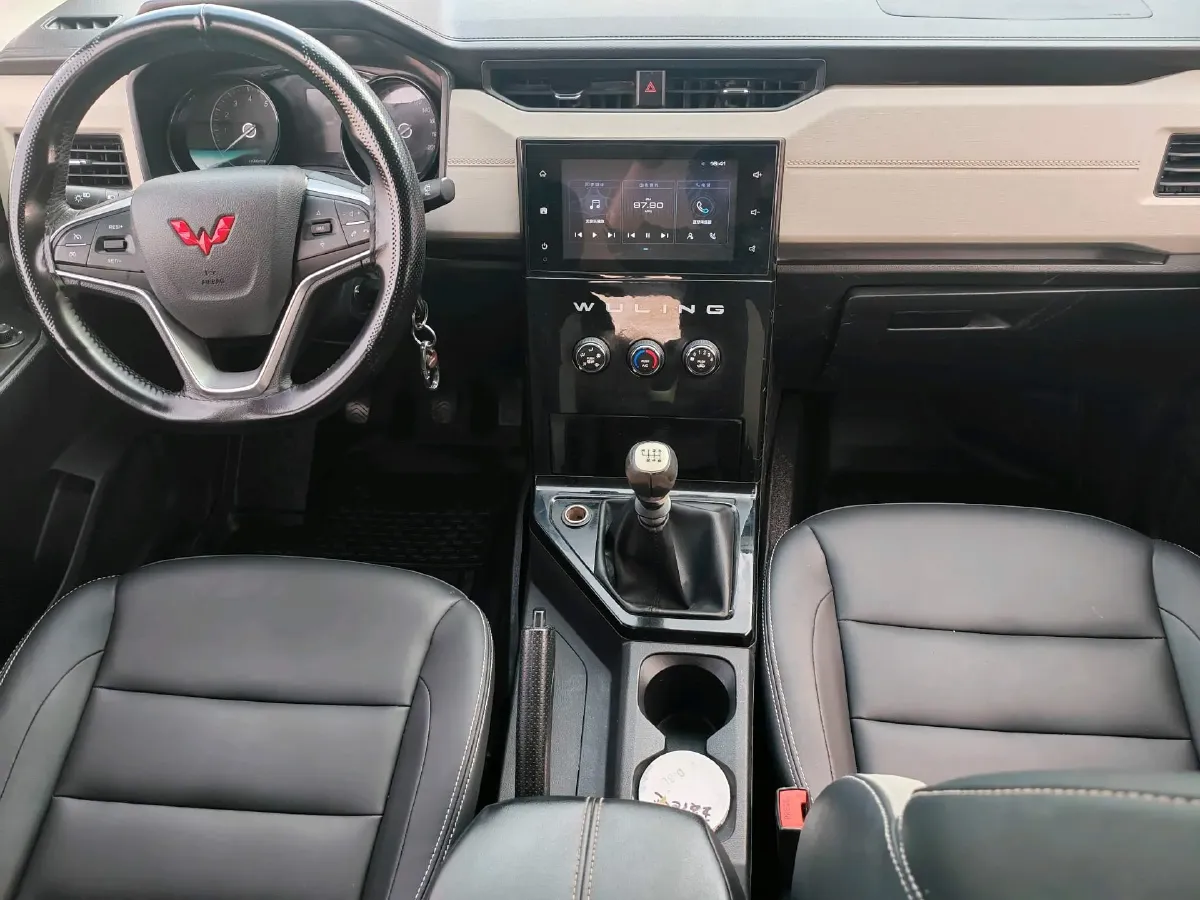 2021 WuLing ZhengChen 1.5T 147HP L4 6MT,autocango,china used car exporter,china ev exporter,chinese used car exporter,chinese used ev exporter