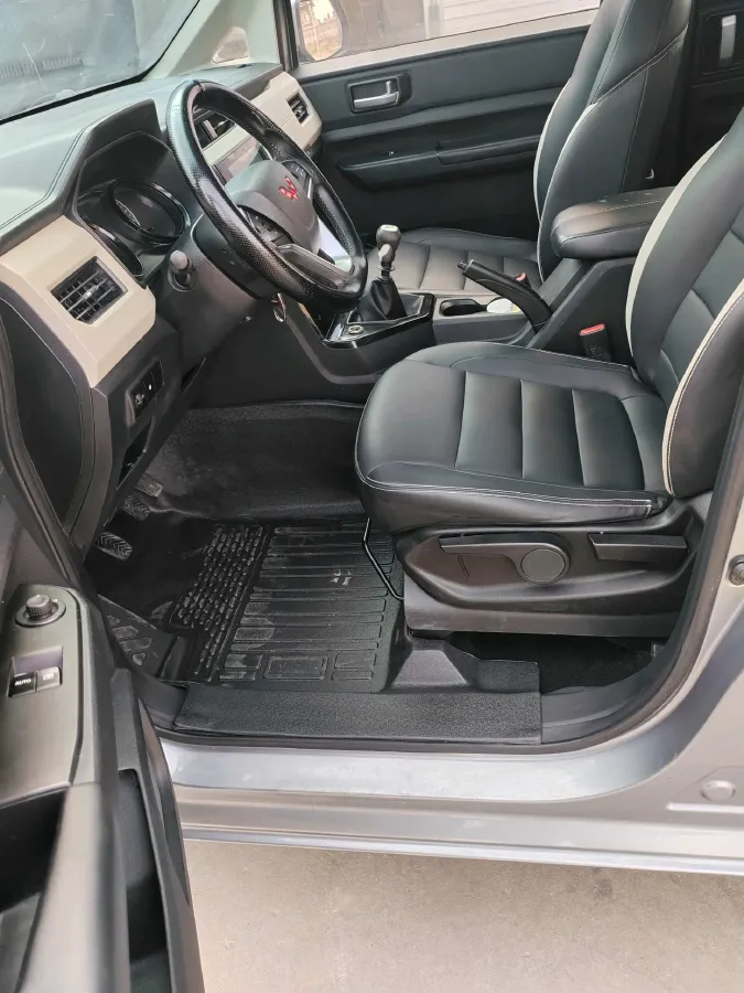 2021 WuLing ZhengChen 1.5T 147HP L4 6MT,autocango,china used car exporter,china ev exporter,chinese used car exporter,chinese used ev exporter