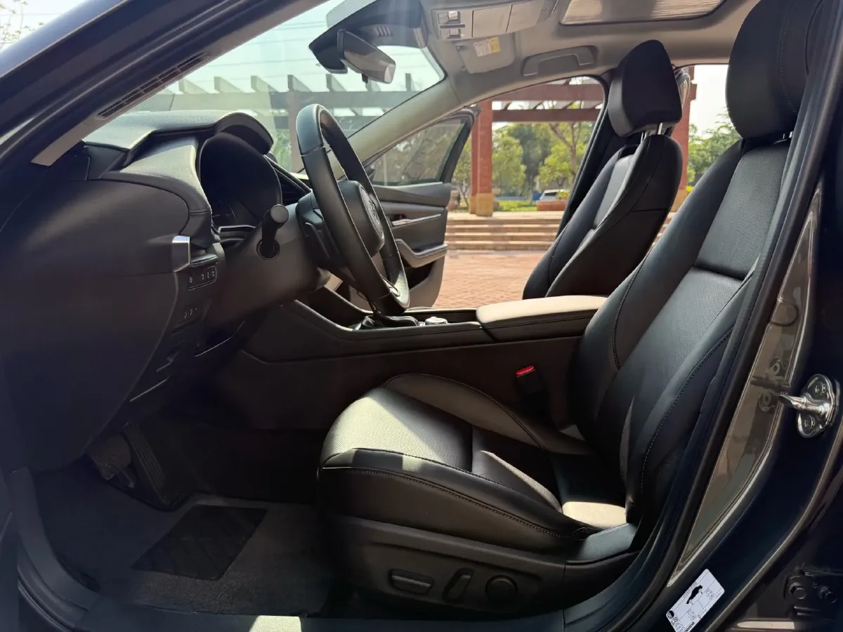 2023 Mazda 3 Axela 2.0L 158HP L4 6AT,autocango,china used car exporter,china ev exporter,chinese used car exporter,chinese used ev exporter