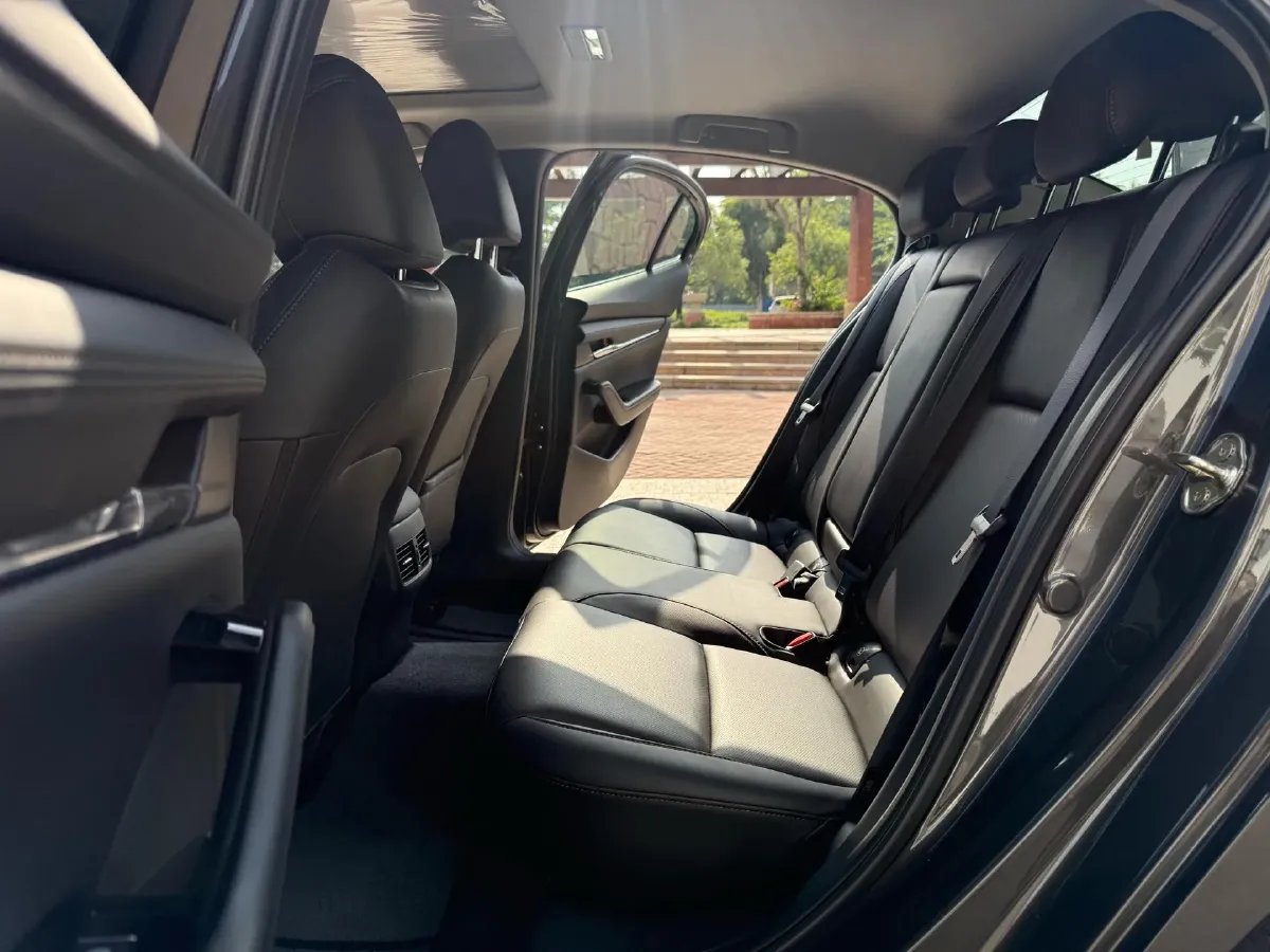 2023 Mazda 3 Axela 2.0L 158HP L4 6AT,autocango,china used car exporter,china ev exporter,chinese used car exporter,chinese used ev exporter