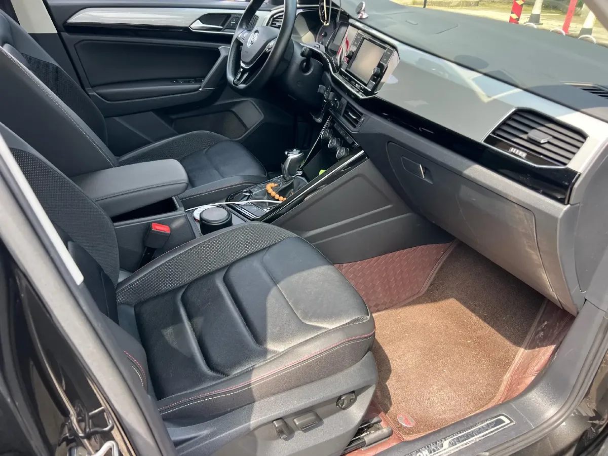 2019 Jeep Cherokee 2.0T 234HP L4 9AT,autocango,china used car exporter,china ev exporter,chinese used car exporter,chinese used ev exporter