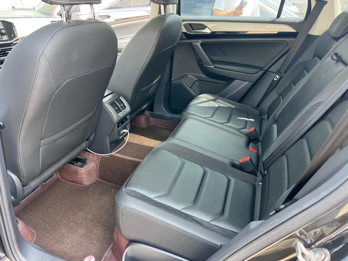 2019 Jeep Cherokee 2.0T 234HP L4 9AT,autocango,china used car exporter,china ev exporter,chinese used car exporter,chinese used ev exporter