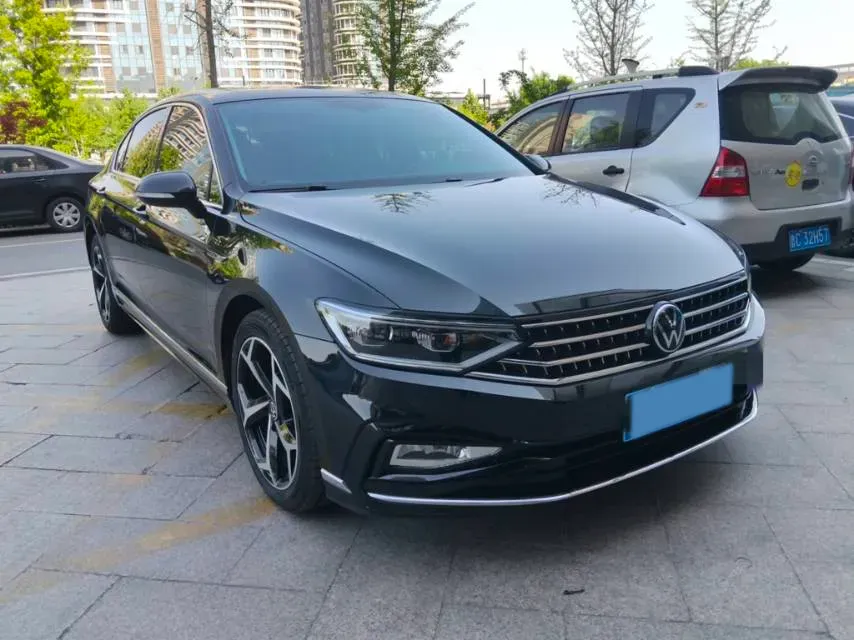2023 Volkswagen Magotan 2.0T 186HP L4 7DCT,autocango,china used car exporter,china ev exporter,chinese used car exporter,chinese used ev exporter