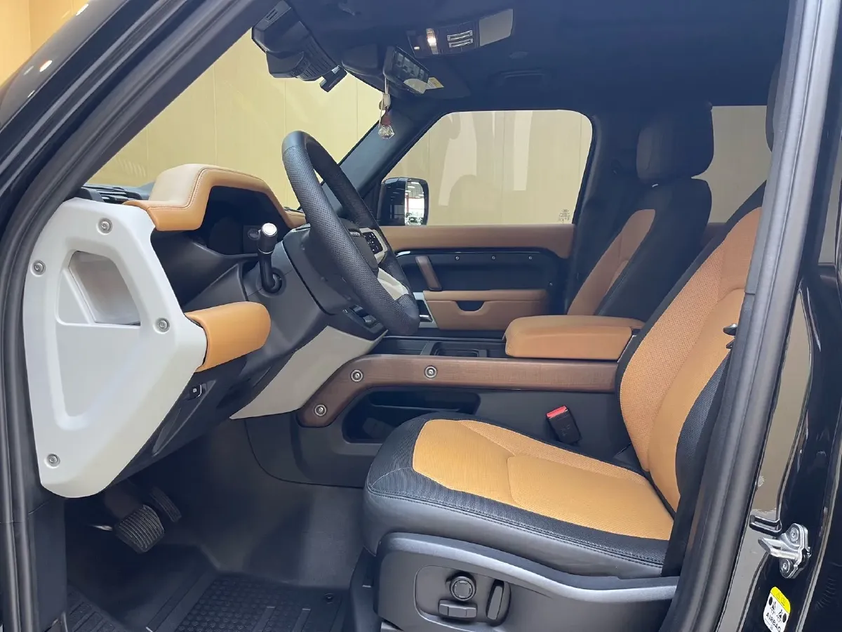 2023 Land Rover Defender 3.0T 400HP L6 8AT,autocango,china used car exporter,china ev exporter,chinese used car exporter,chinese used ev exporter